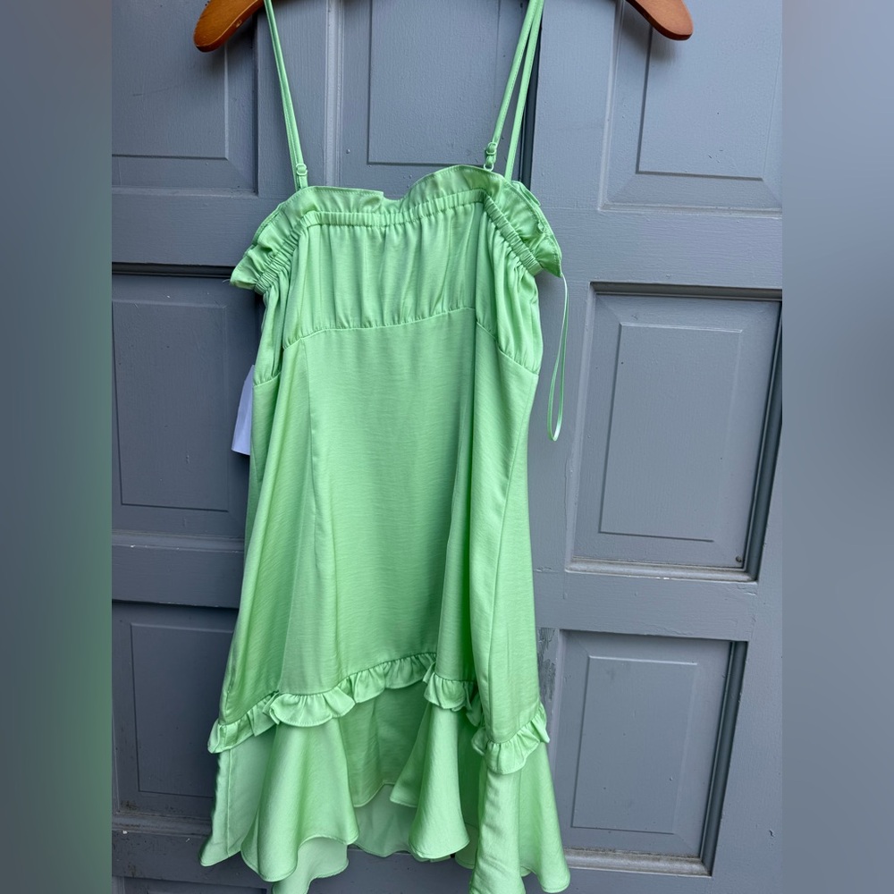NWT Women’s‎ Bar lll sweetheart neck ruffled snap front dress, green size XS - Picture 6 of 7